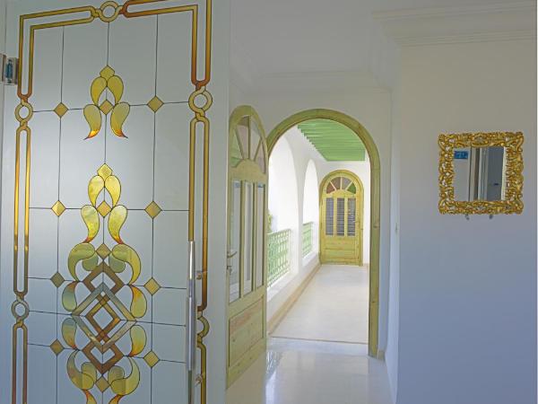 Dar El Yasmine Tunis : photo 5 de la chambre chambre double - vue sur piscine