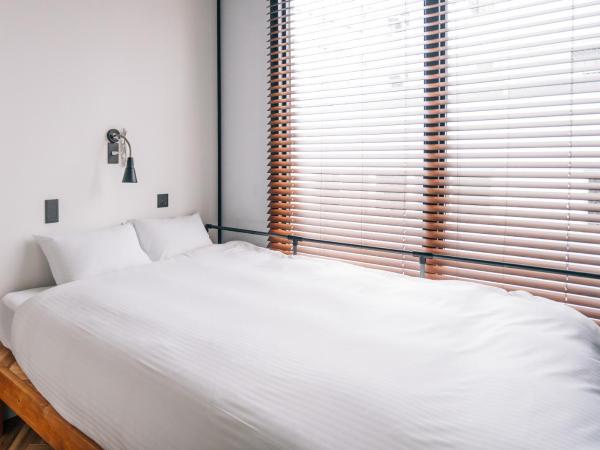 ZONK HOTEL Nakasu-Deaibashi : photo 1 de la chambre standard room (1 double bed) - non-smoking - no cleaning for consecutive night stays