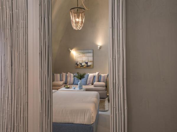 Mythical Blue Luxury Suites : photo 2 de la chambre suite junior avec jacuzzi extérieur chauffé