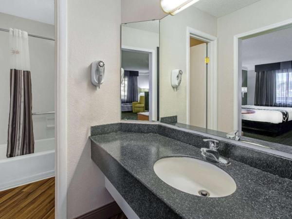 La Quinta Inn by Wyndham Tucson East : photo 5 de la chambre chambre avec 2 lits doubles - non-fumeurs 