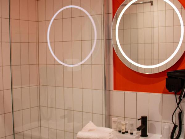 Prado Next Door : photo 5 de la chambre chambre double avec petit balcon