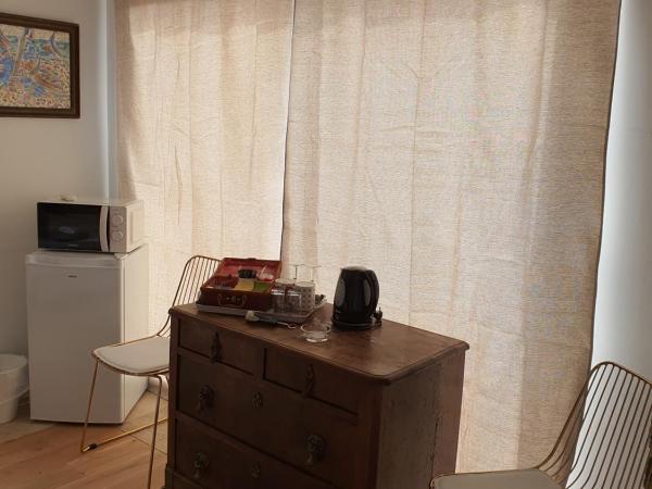 K.N.C.1601 : photo 4 de la chambre chambre double avec terrasse