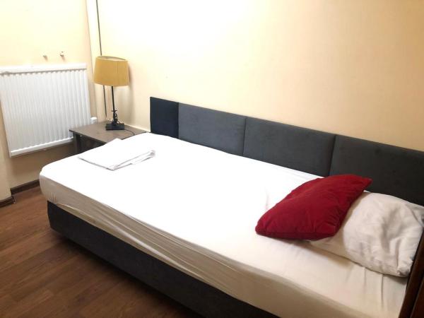 Hostel Bailando Wroclawska 25 : photo 3 de la chambre chambre familiale avec salle de bains