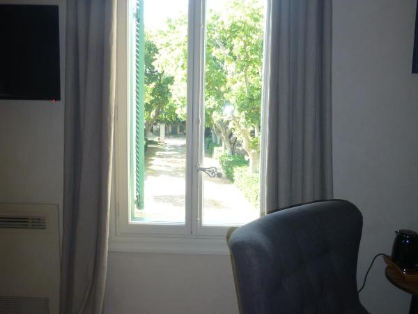 La Maison du Môle : photo 2 de la chambre chambre familiale - vue sur jardin