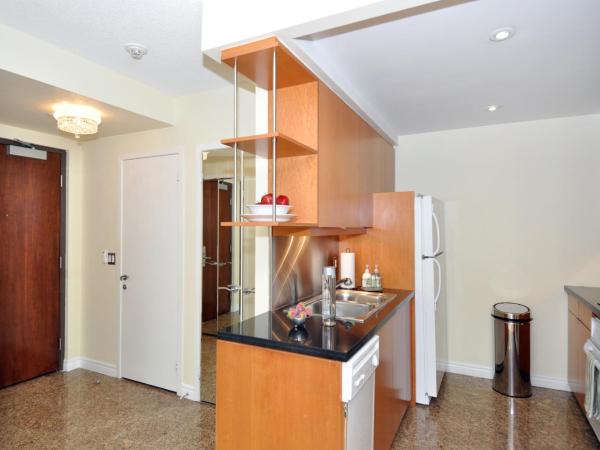 Yonge Suites Furnished Apartments : photo 6 de la chambre appartement 1 chambre - vue partielle sur ville