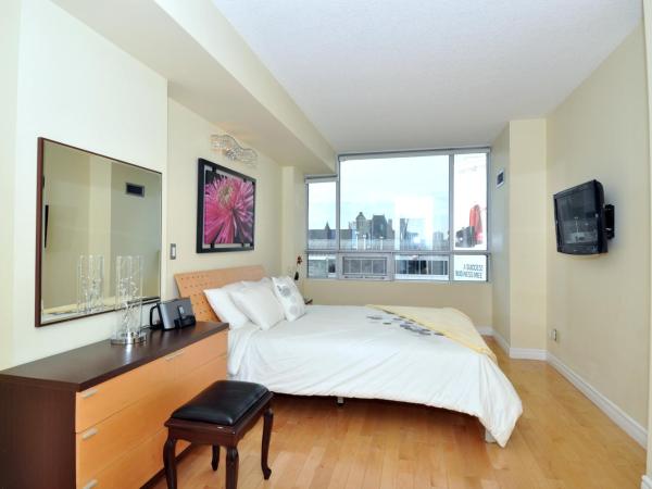 Yonge Suites Furnished Apartments : photo 7 de la chambre appartement 1 chambre - vue partielle sur ville