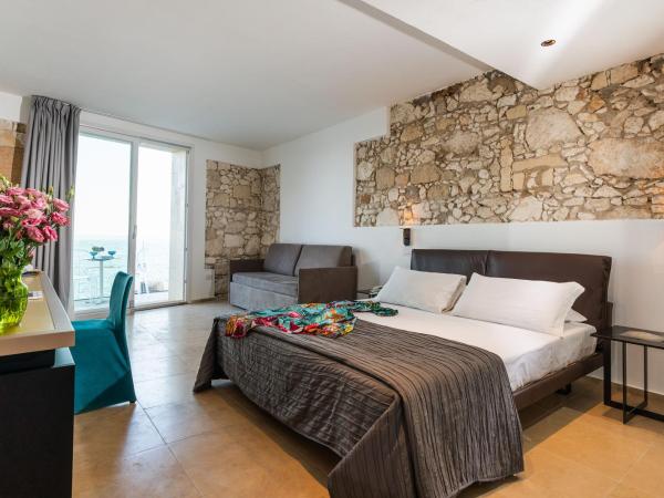 Re Dionisio Luxury Suites : photo 5 de la chambre suite junior