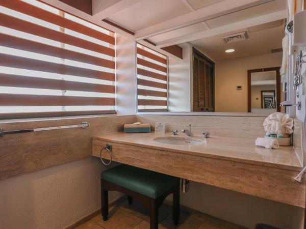 The Royal Cancun All Suites Resort - All Inclusive : photo 6 de la chambre suite 2 chambres - vue sur complexe