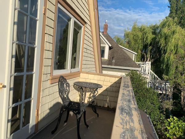 Haterleigh Heritage Inn : photo 9 de la chambre chambre lit king-size avec balcon