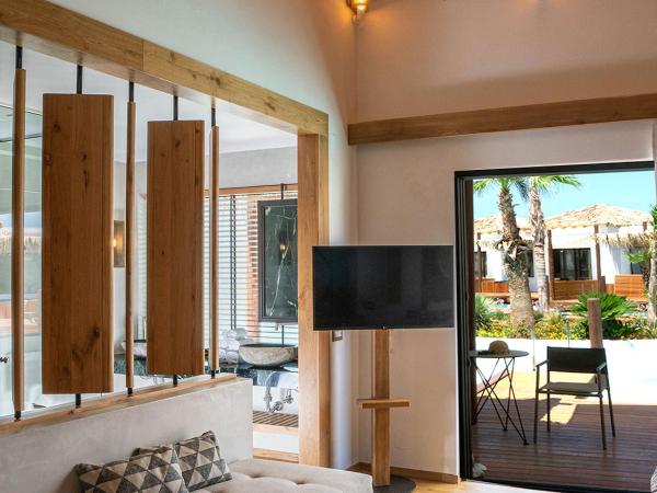 Stella Island Luxury Resort & Spa (Adults Only) : photo 5 de la chambre grand bungalow sur pilotis avec jacuzzi extérieur