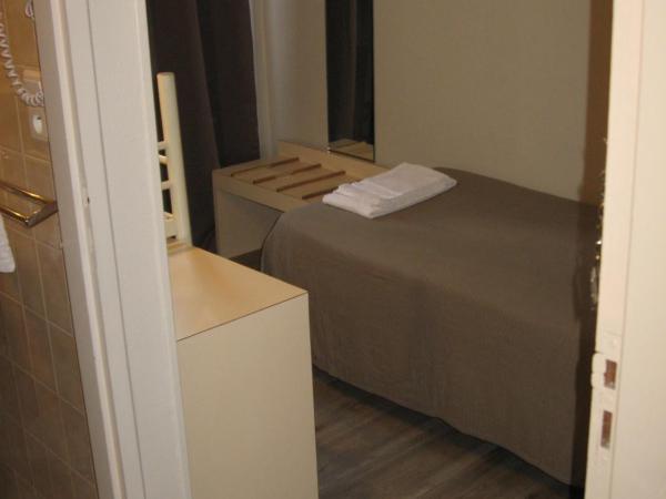 Hôtel Acropolis : photo 1 de la chambre chambre simple avec salle de bains privative
