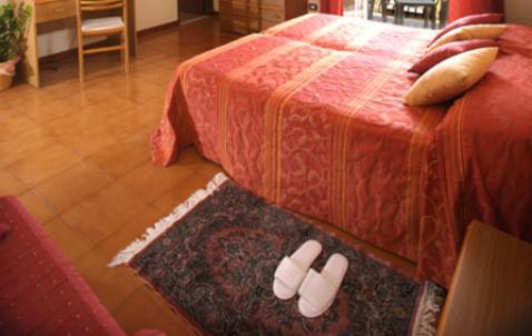 Hotel Natalina : photo 1 de la chambre chambre double ou lits jumeaux