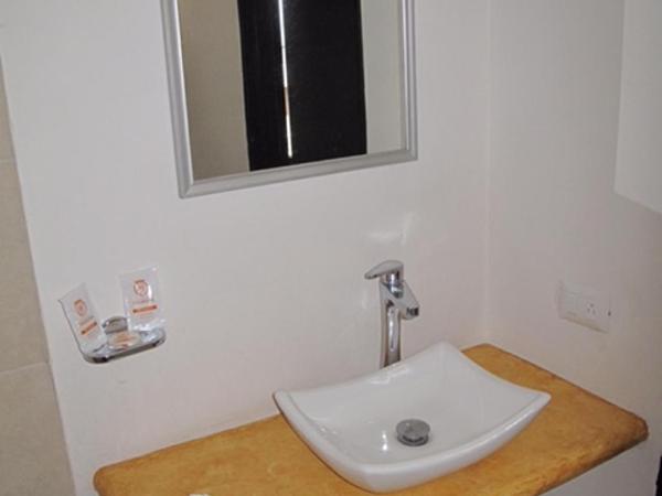 Hotel Granada : photo 4 de la chambre chambre double supérieure avec deux lits doubles