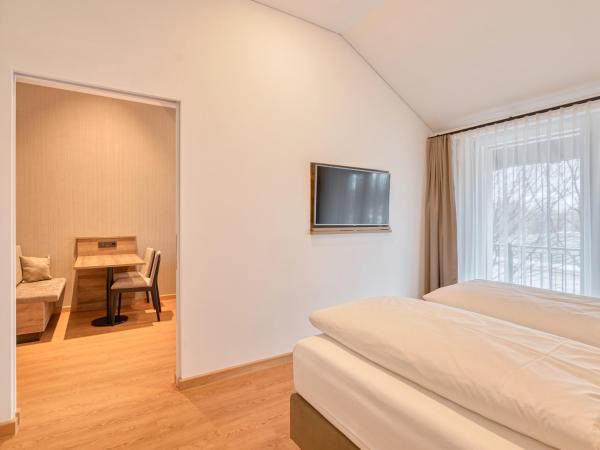 WESTSIDE Hotel : photo 3 de la chambre appartement supérieur