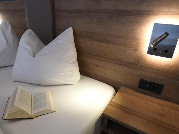 WESTSIDE Hotel : photo 3 de la chambre studio avec mezzanine