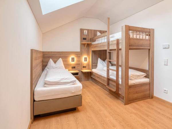 WESTSIDE Hotel : photo 10 de la chambre studio avec mezzanine