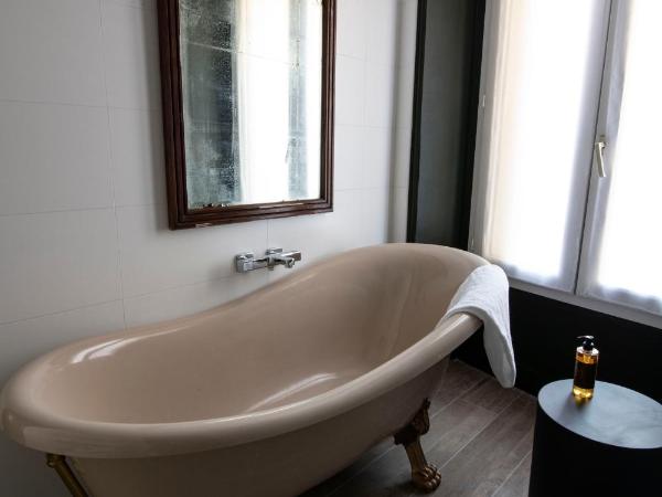 Naâd Hotel Sarlat Centre Ville : photo 5 de la chambre chambre double deluxe avec baignoire