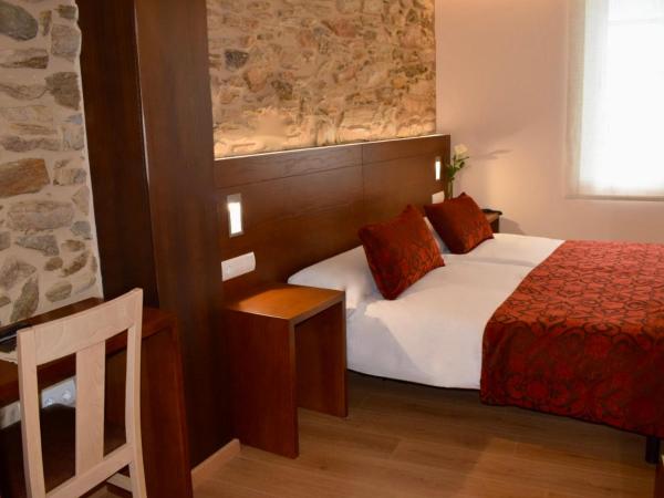 Mapoula PR Boutique : photo 1 de la chambre chambre double avec lit d'appoint