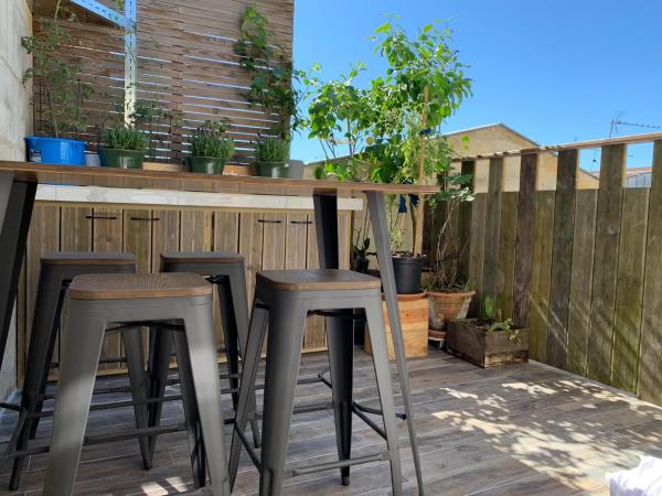 TANG Home-Bordeaux Hyper Centre : photo 9 de la chambre chambre double avec terrasse 1