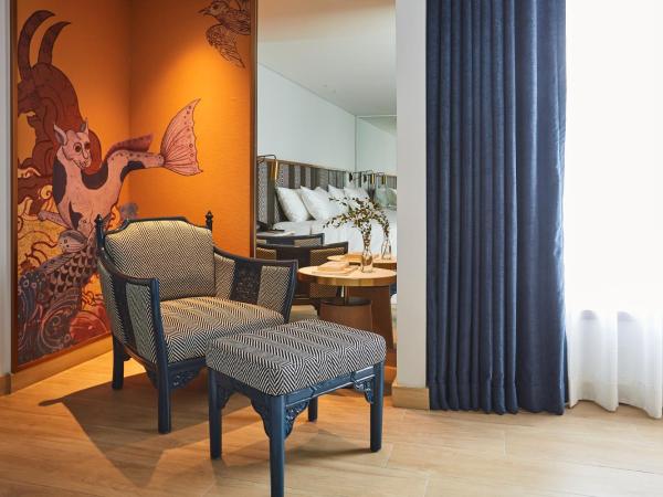 Montien Hotel Surawong Bangkok : photo 3 de la chambre suite junior avec 2 lits doubles 