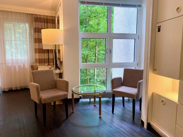 relexa Waldhotel Schatten Stuttgart : photo 3 de la chambre chambre double deluxe