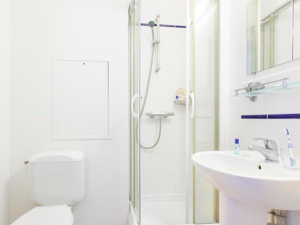 Hôtel Les Gens de Mer La Rochelle : photo 2 de la chambre chambre double