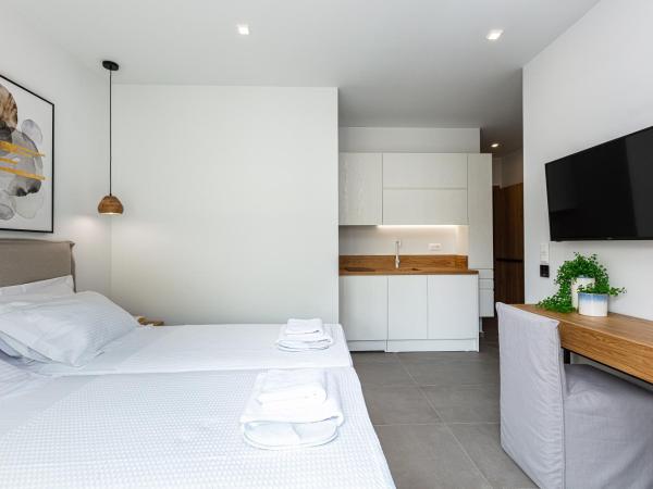 North Coast Seaside Suites : photo 3 de la chambre studio - vue latérale sur mer