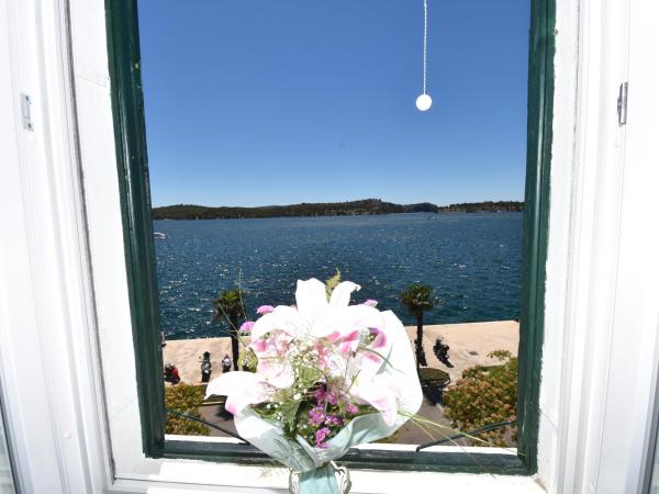 Apartmani Rina : photo 4 de la chambre chambre lits jumeaux standard - vue sur mer