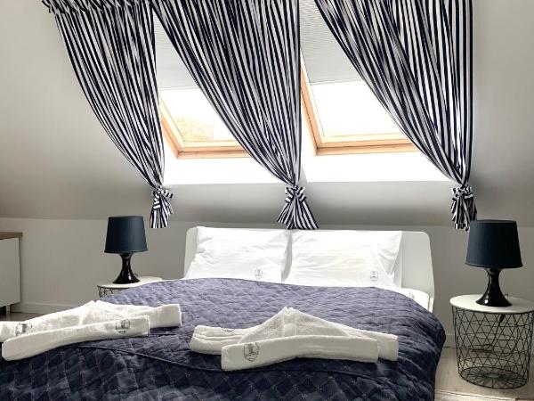 Willa 4 Pory Roku & Uznam : photo 1 de la chambre small double room in the attic with terrace