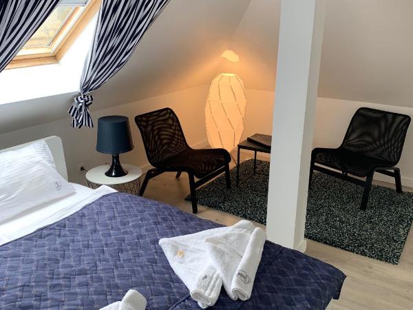 Willa 4 Pory Roku & Uznam : photo 3 de la chambre small double room in the attic with terrace