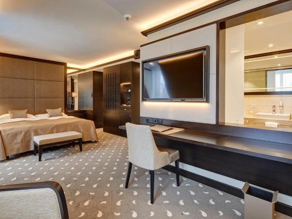 Hotel Monopol Luzern : photo 2 de la chambre suite junior deluxe