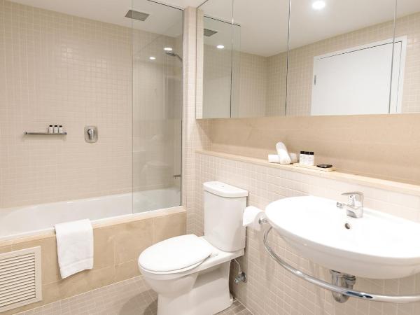 Oaks Glenelg Plaza Pier Suites : photo 8 de la chambre appartement 2 chambres premier - vue sur parc