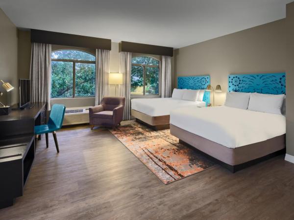 Hotel Indigo San Antonio Riverwalk, an IHG Hotel : photo 5 de la chambre chambre standard avec 2 lits queen-size