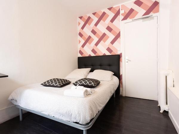 Hotel Europe BLV : photo 4 de la chambre chambre double standard avec salle de bains commune