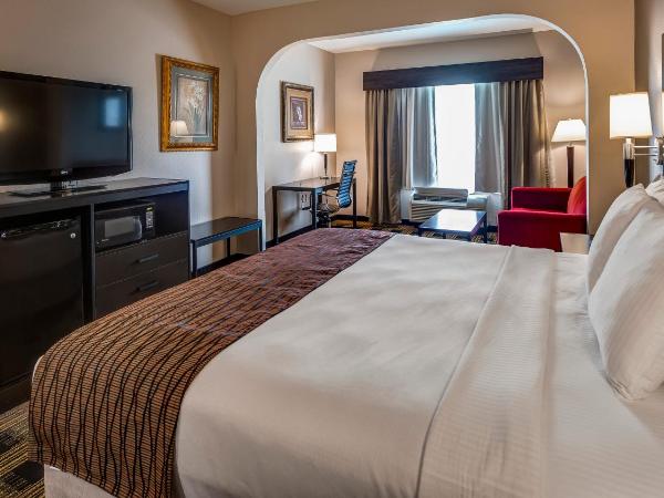 Best Western Plus Heritage Inn Houston : photo 5 de la chambre suite lit king-size avec canapé-lit