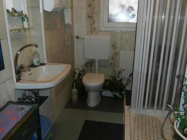 Albergo Junior : photo 6 de la chambre chambre double ou lits jumeaux avec salle de bains commune