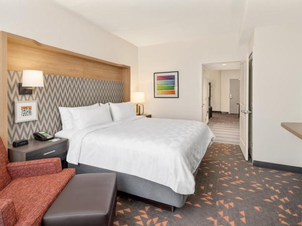 Holiday Inn & Suites Orlando I-Drive Theme Parks : photo 3 de la chambre suite lit king-size