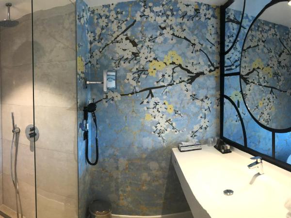 Hotel Van der Valk Maastricht : photo 3 de la chambre suite avec jacuzzi