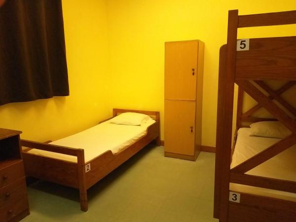 HI Faro - Pousada de Juventude : photo 8 de la chambre chambre familiale