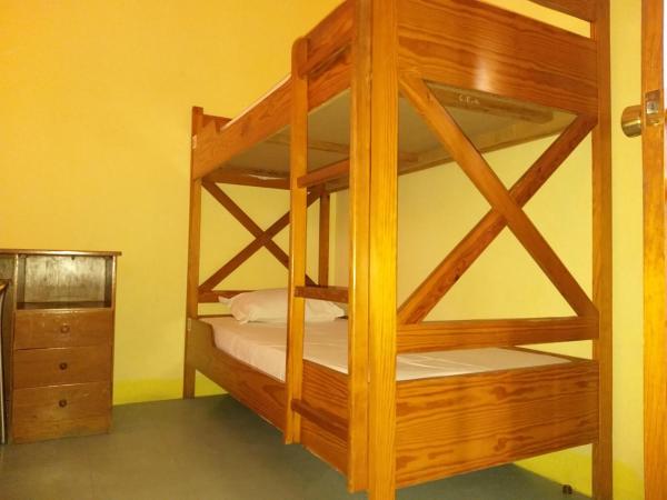 HI Faro - Pousada de Juventude : photo 4 de la chambre chambre familiale