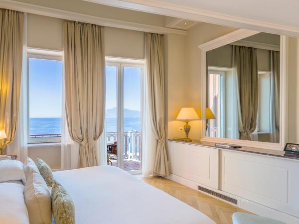 Grand Hotel Excelsior Vittoria : photo 2 de la chambre suite junior de luxe - vue sur mer 