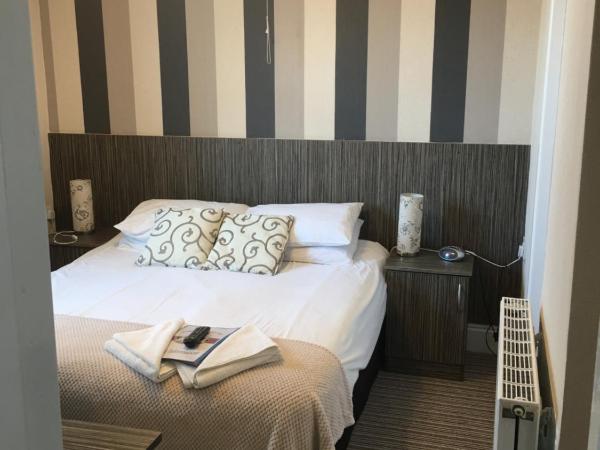 Glenheath Hotel : photo 2 de la chambre chambre quadruple