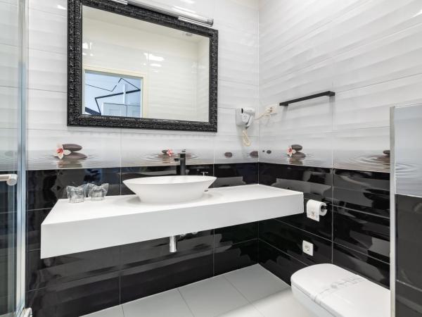 Galeria Valeria Seaside Downtown - MAG Quaint & Elegant Boutique Hotels : photo 2 de la chambre chambre supérieure lit queen-size