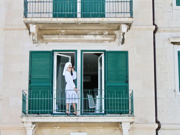 Galeria Valeria Seaside Downtown - MAG Quaint & Elegant Boutique Hotels : photo 8 de la chambre chambre prestige avec balcon - vue sur mer