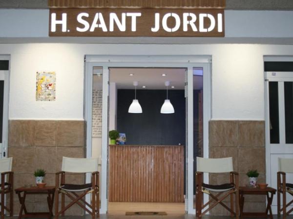 Hostal Sant Jordi : photo 1 de la chambre chambre familiale avec salle de bains privative