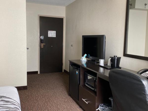 Sleep Inn Louisville Airport & Expo : photo 5 de la chambre chambre lit queen-size accessible aux personnes à mobilité réduite - non-fumeurs