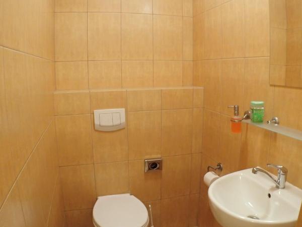 Nawojka Hotele Studenckie : photo 8 de la chambre chambre double avec salle de bains privative