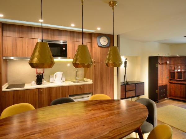 Dalma Old Town - Castelo : photo 6 de la chambre appartement 2 chambres de luxe avec vue sur la rivière