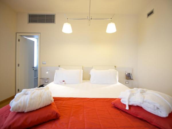 Hotel Mercure Milano Solari : photo 3 de la chambre chambre double classique avec lit king-size