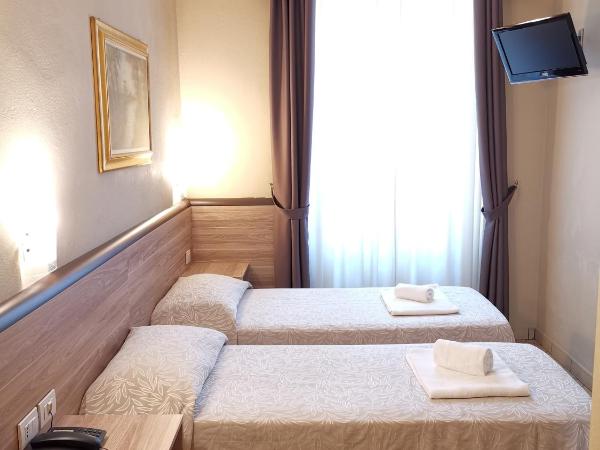 Hotel Brianza : photo 3 de la chambre chambre lits jumeaux